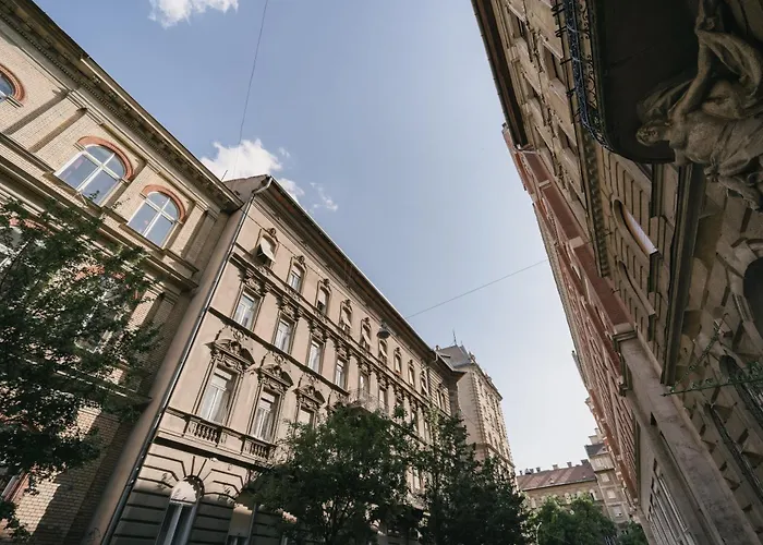 Grand Apartment